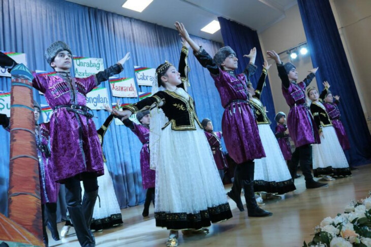 <p>Uşaq Filarmoniyasında "Zəfər" festivalı çərçivəsində konsert keçirilib +FOTO=11<br />
 </p>