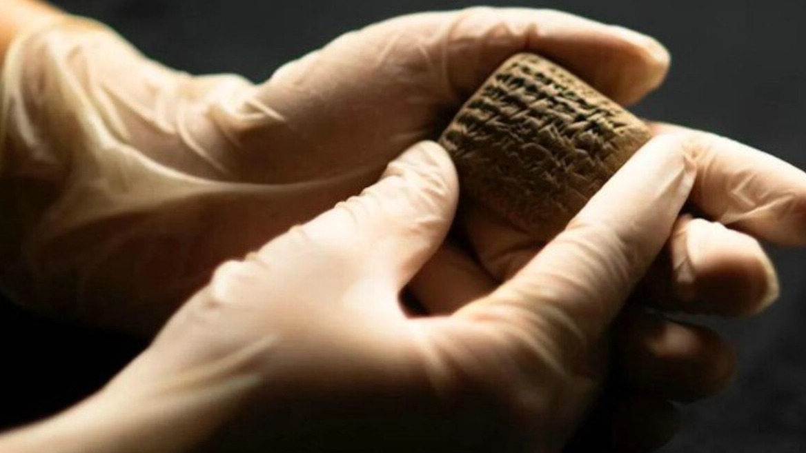 Beautiful tea cups to make you that matcha