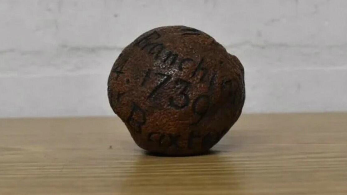 Beautiful tea cups to make you that matcha